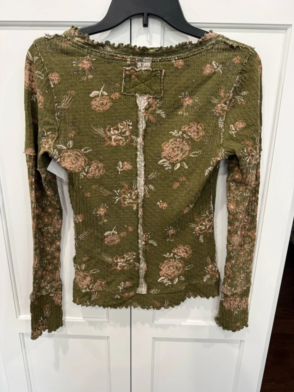 NEW Free People WE THE FREE CLOVER PRINTED THERMAL TOP SIZE SMALL